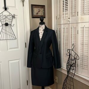 Roz and Ali beautiful two piece suit.